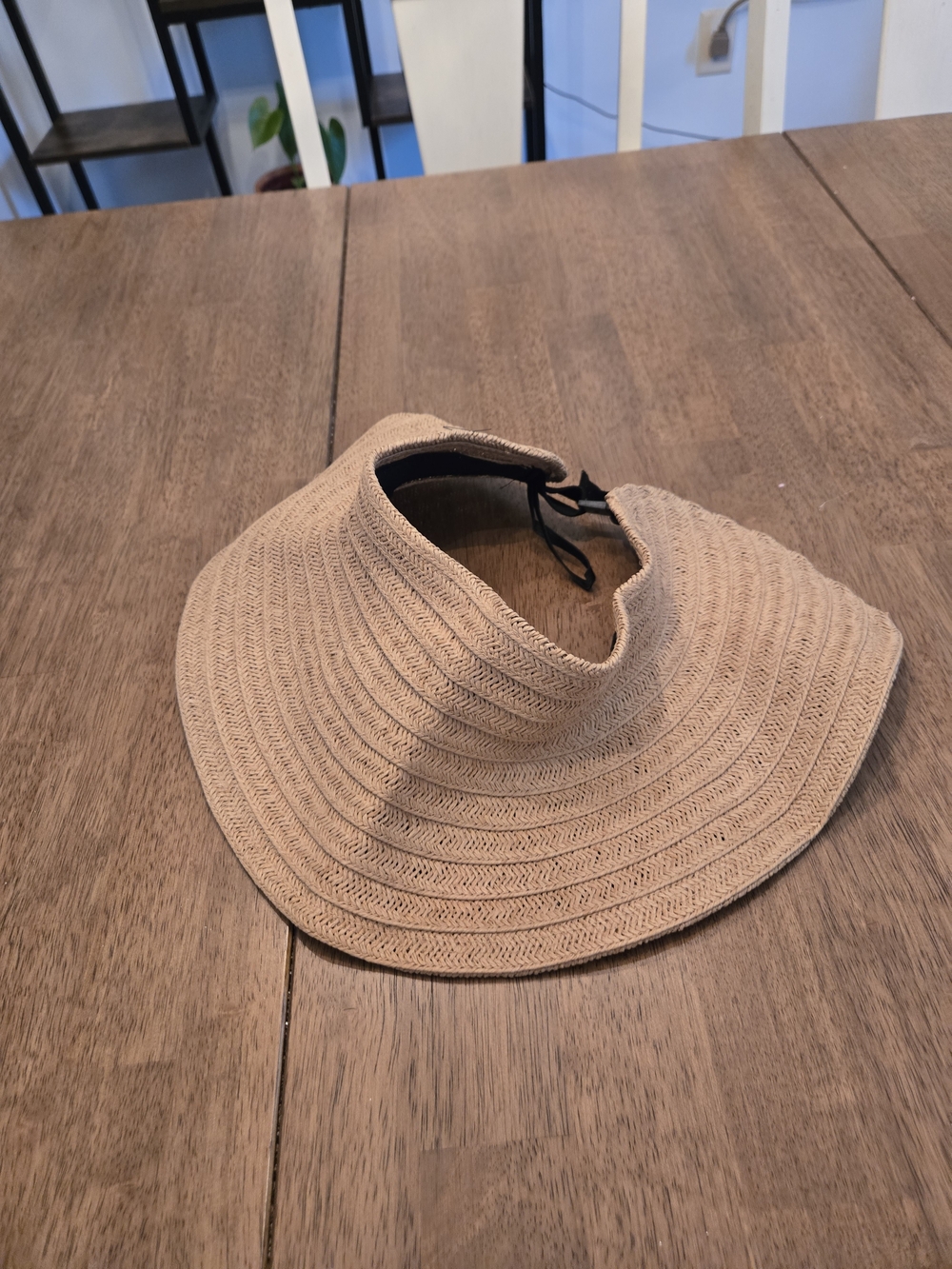Women’s Tan Straw Visor Hat